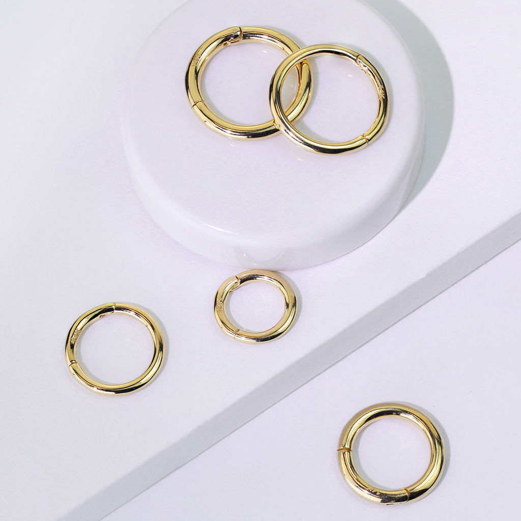 14k plain hinged hoop jewelry image